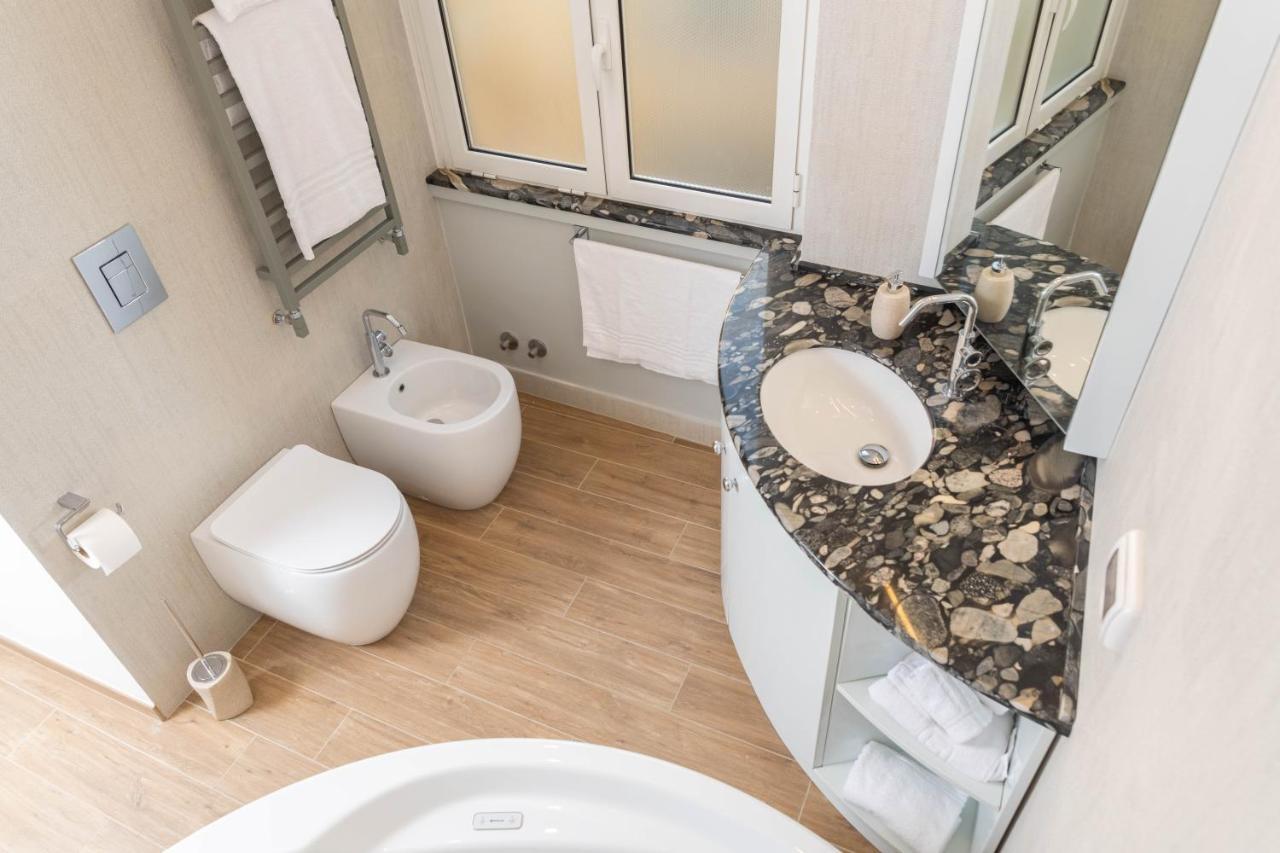 Colosseo Brightful Apartment With Rooftop Rome Buitenkant foto