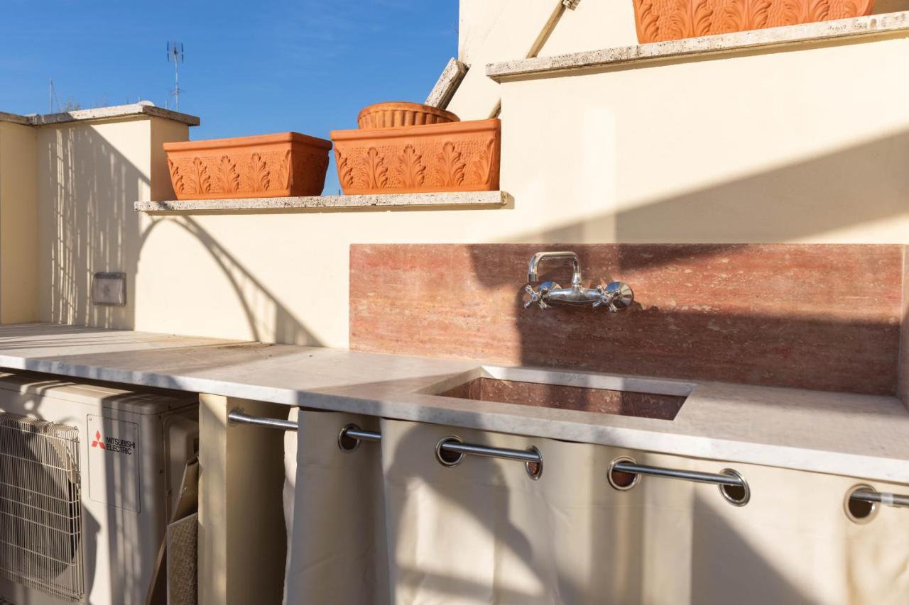 Colosseo Brightful Apartment With Rooftop Rome Buitenkant foto