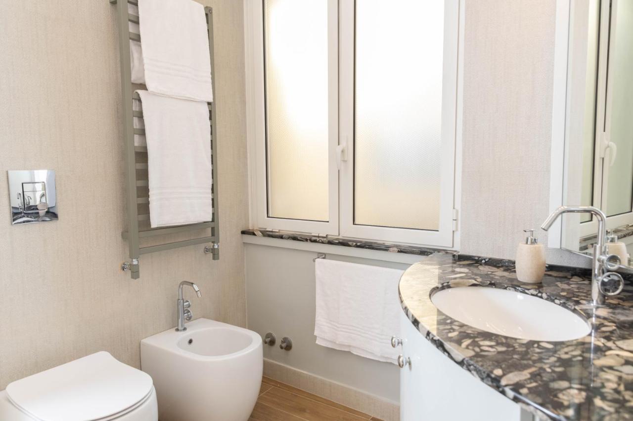 Colosseo Brightful Apartment With Rooftop Rome Buitenkant foto